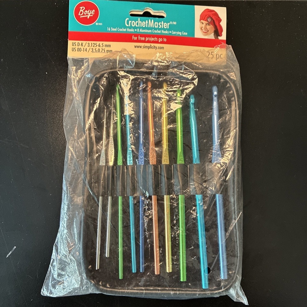 Boye 25pc CrochetMaster: 16 Steel Hooks 8 Aluminum Hooks Carrying Case New Open